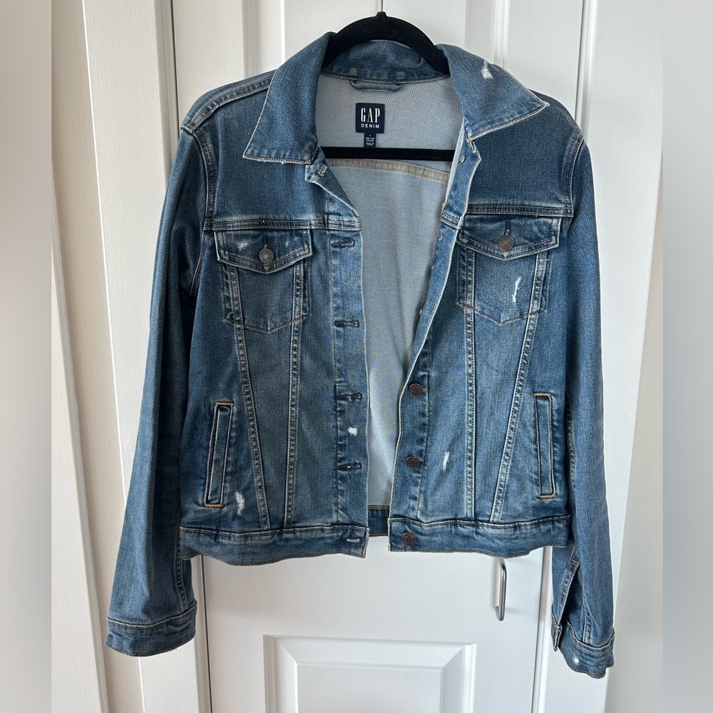 Gap Denim Jacket / Spring Jacket / Size Small